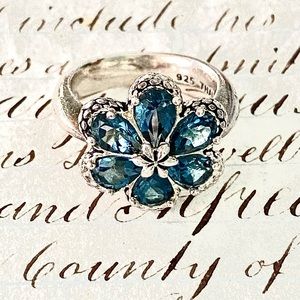 Gorgeous Teal Blue Stone Sterling Silver 925 Flower Shaped Ring Size 5 Thailand